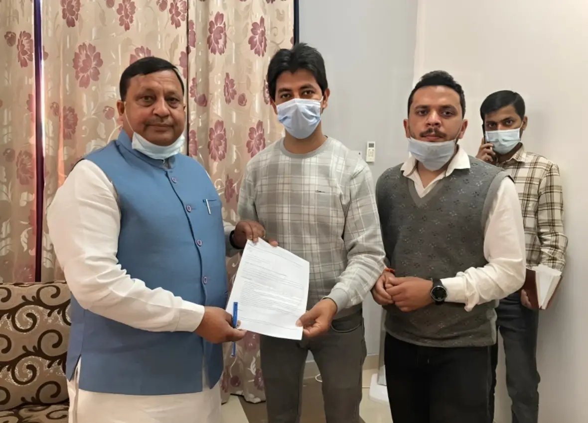 Dr Anmol met Sh Virender Kanwar (Rural development and Panchayati Raj Minister of HP) and submitted the draft regarding job creation